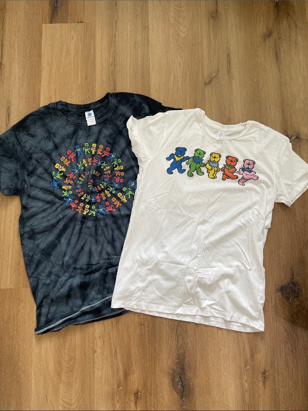University of Georgia Grateful Dead bulldawg themed bundle of shirts